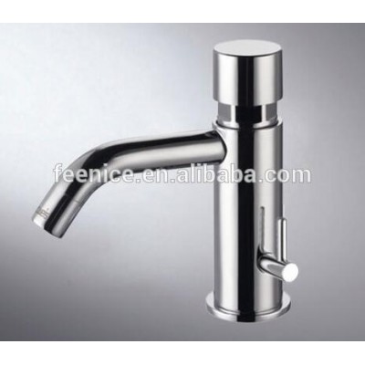 Water saving time delay faucet